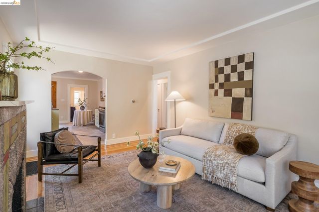 3300 Wilson Pl, Oakland, CA 94602