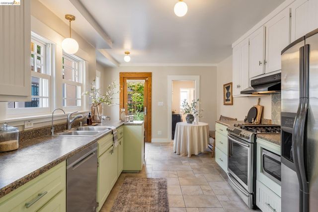 3300 Wilson Pl, Oakland, CA 94602