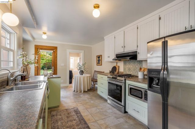 3300 Wilson Pl, Oakland, CA 94602