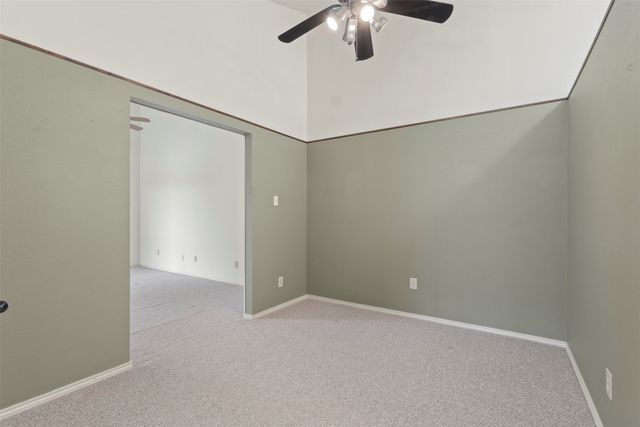 563 Ranch Trail 217, Irving, TX 75063