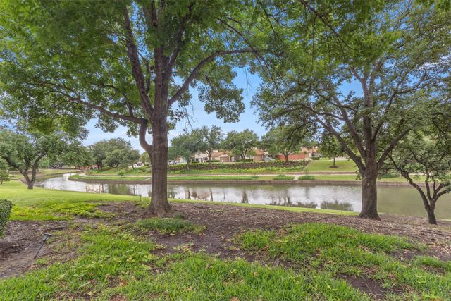563 Ranch Trail 217, Irving, TX 75063