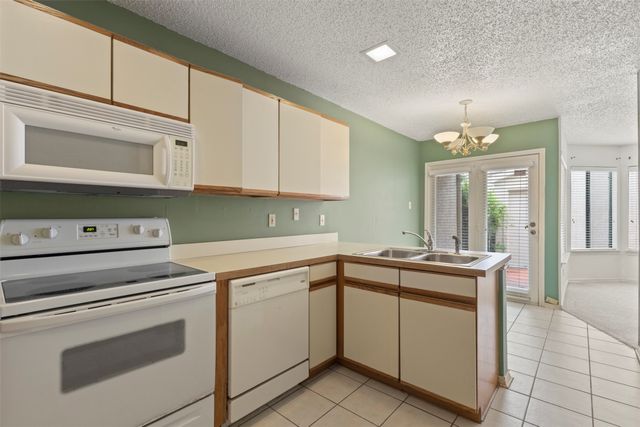 563 Ranch Trail 217, Irving, TX 75063