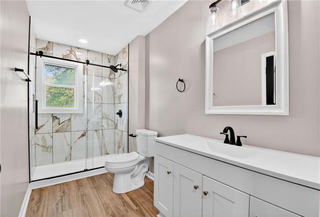 1401 SE Royal Street, Oak Grove, MO 64075