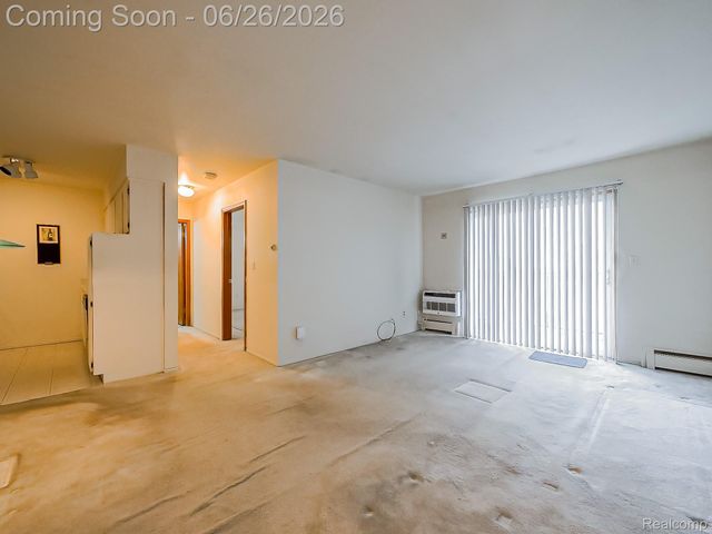 32125 Beaconsfield Street 44, Roseville, MI 48066