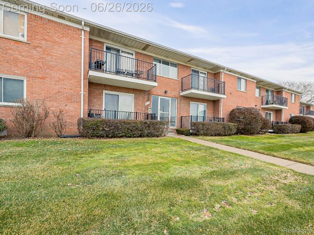 32125 Beaconsfield Street 44, Roseville, MI 48066