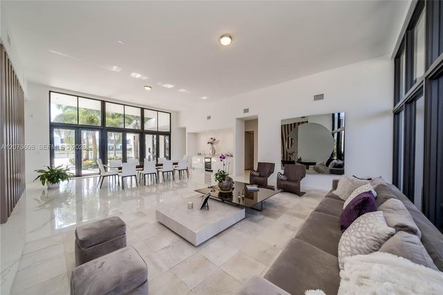 16600 Sunset Way, Weston, FL 33326