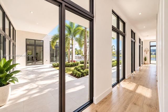 16600 Sunset Way, Weston, FL 33326