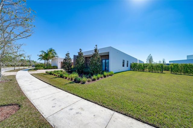 16600 Sunset Way, Weston, FL 33326
