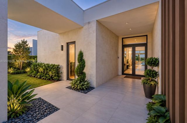 16600 Sunset Way, Weston, FL 33326