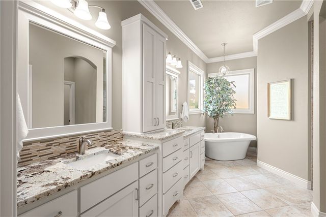 500 Oakleaf Trail, Centerton, AR 72719