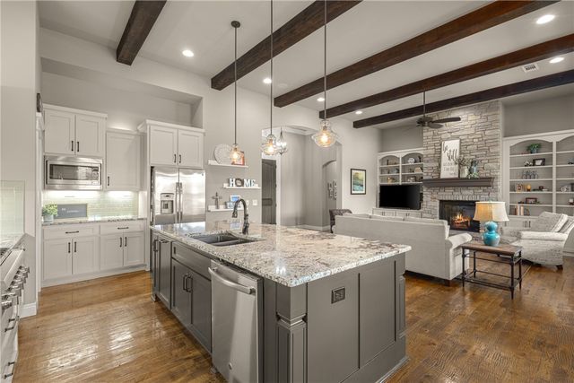 500 Oakleaf Trail, Centerton, AR 72719