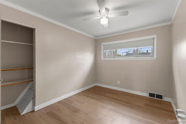 20447 Carlysle Street, Dearborn, MI 48124