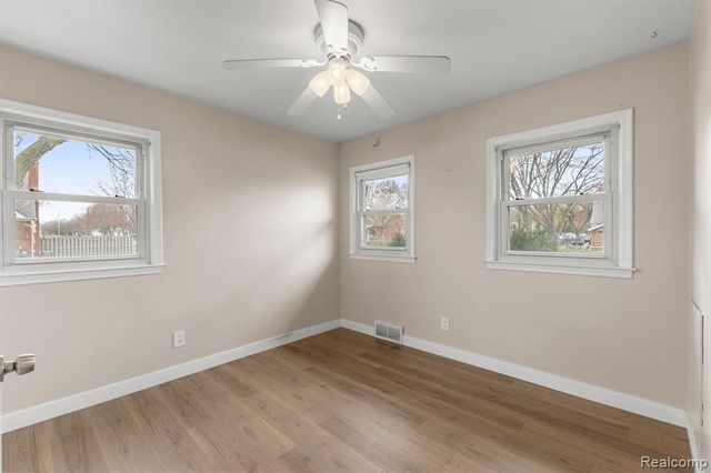 20447 Carlysle Street, Dearborn, MI 48124