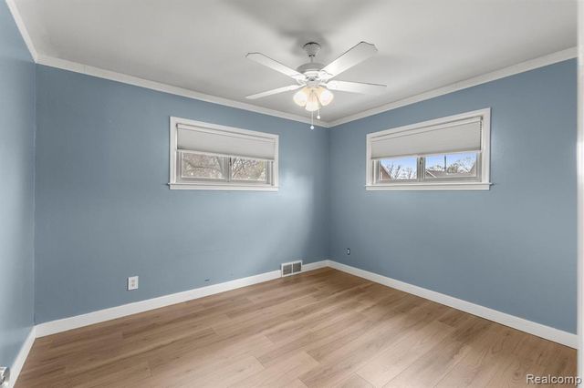 20447 Carlysle Street, Dearborn, MI 48124