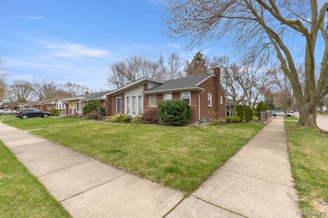 20447 Carlysle Street, Dearborn, MI 48124