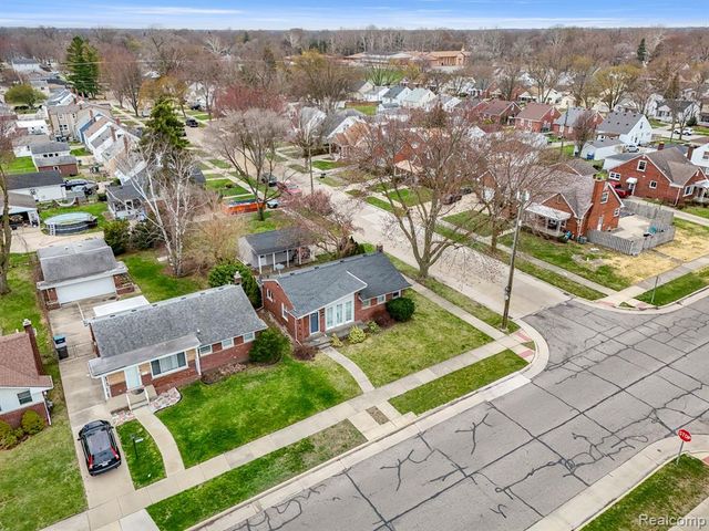 20447 Carlysle Street, Dearborn, MI 48124