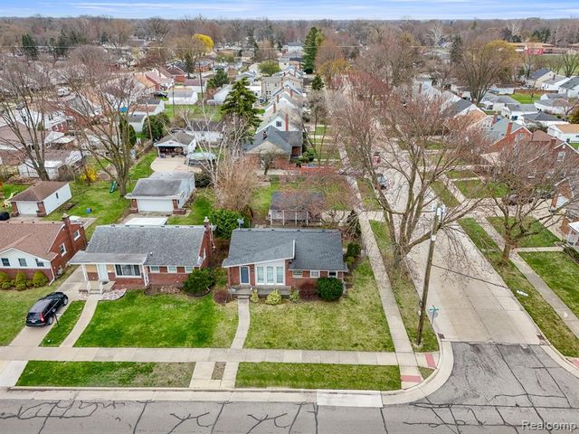 20447 Carlysle Street, Dearborn, MI 48124