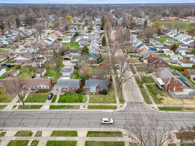 20447 Carlysle Street, Dearborn, MI 48124