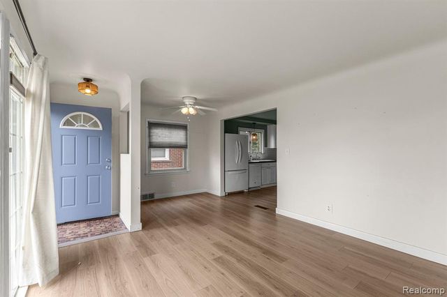 20447 Carlysle Street, Dearborn, MI 48124