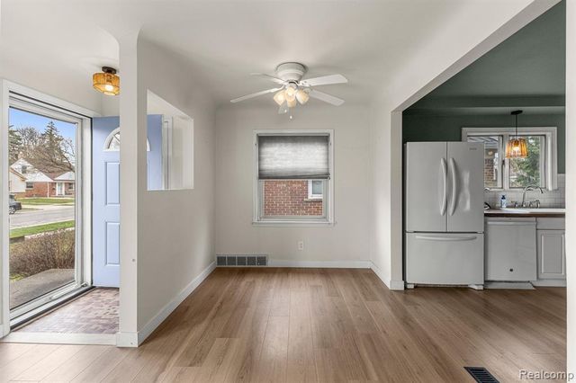 20447 Carlysle Street, Dearborn, MI 48124