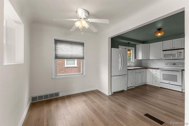 20447 Carlysle Street, Dearborn, MI 48124