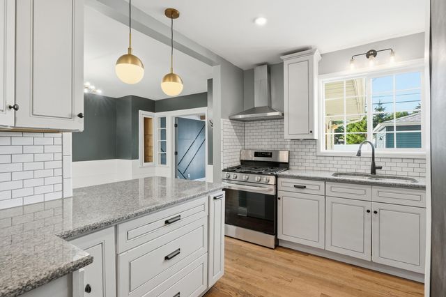 237 Sunnyside Avenue, Munster, IN 46321
