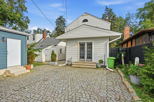 237 Sunnyside Avenue, Munster, IN 46321