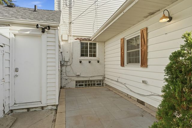 237 Sunnyside Avenue, Munster, IN 46321