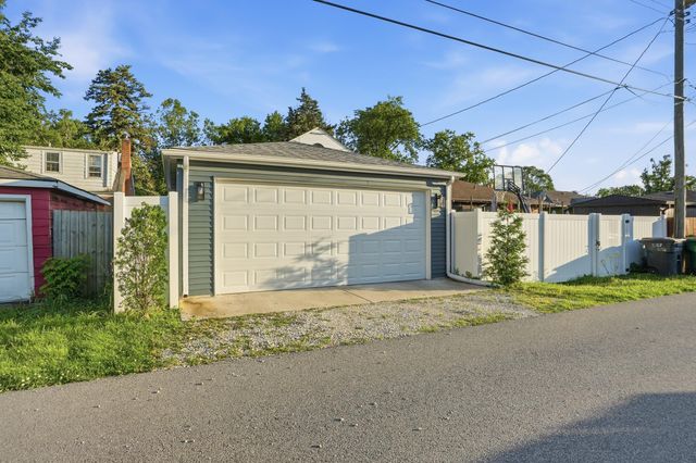 237 Sunnyside Avenue, Munster, IN 46321