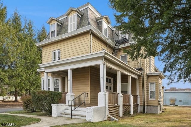 24 Franklin Pl, Summit City, NJ 07901