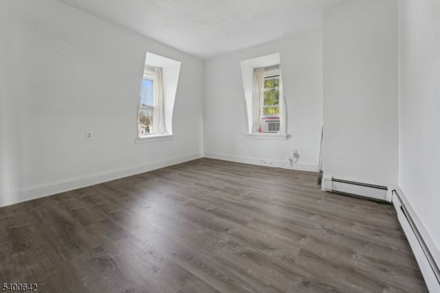 24 Franklin Pl, Summit City, NJ 07901