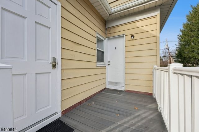 24 Franklin Pl, Summit City, NJ 07901