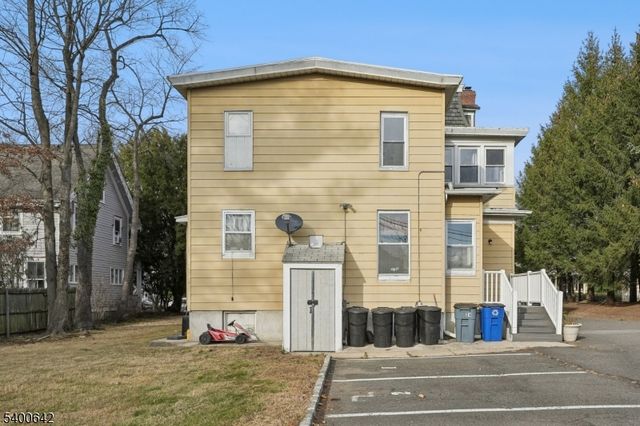 24 Franklin Pl, Summit City, NJ 07901