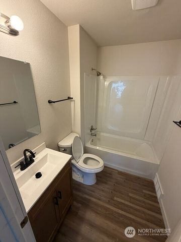 1432 E 29th Street, Tacoma, WA 98404