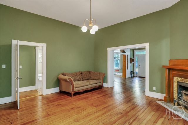 809 E Henry Street, Savannah, GA 31401