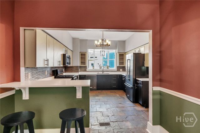 809 E Henry Street, Savannah, GA 31401