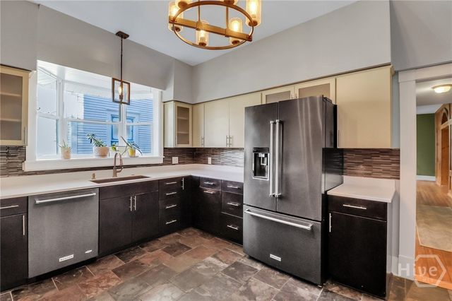 809 E Henry Street, Savannah, GA 31401