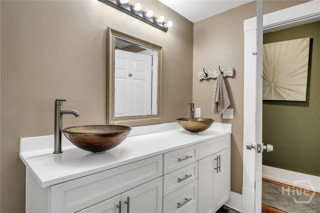 809 E Henry Street, Savannah, GA 31401