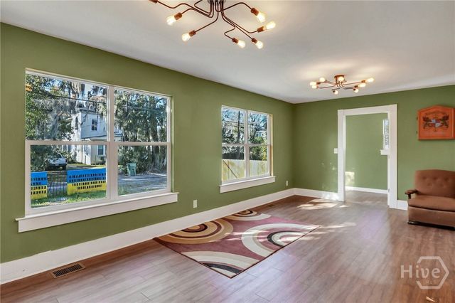 809 E Henry Street, Savannah, GA 31401