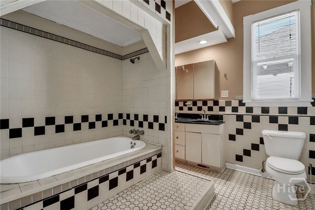 809 E Henry Street, Savannah, GA 31401