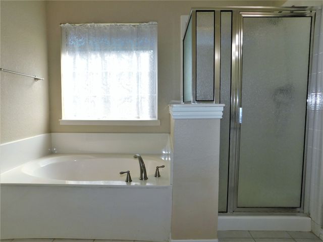 516 Chateau Court, Denton, TX 76209