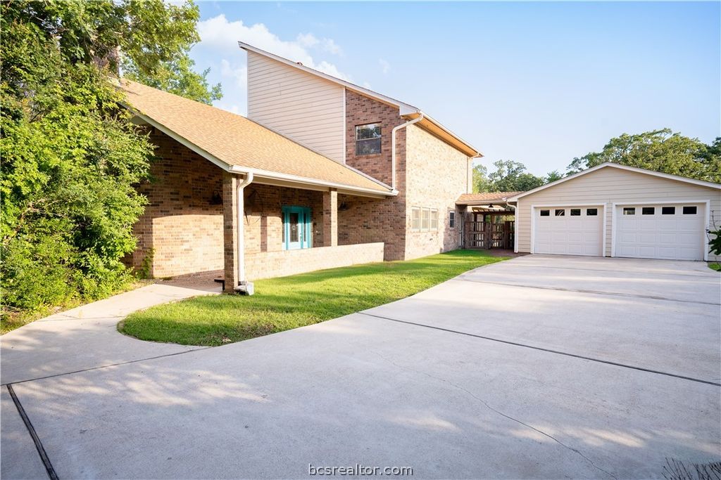 1003 Howe Drive, College Station, TX 77845