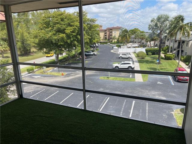 3930 Crystal Lake Drive 315, Pompano Beach, FL 33064