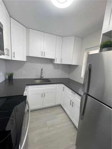 3930 Crystal Lake Drive 315, Pompano Beach, FL 33064