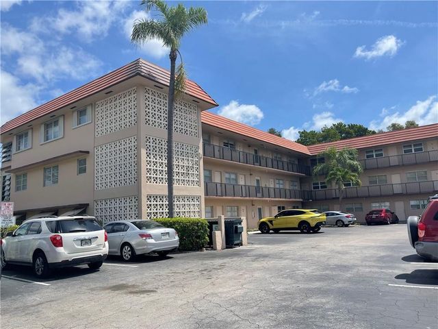 3930 Crystal Lake Drive 315, Pompano Beach, FL 33064