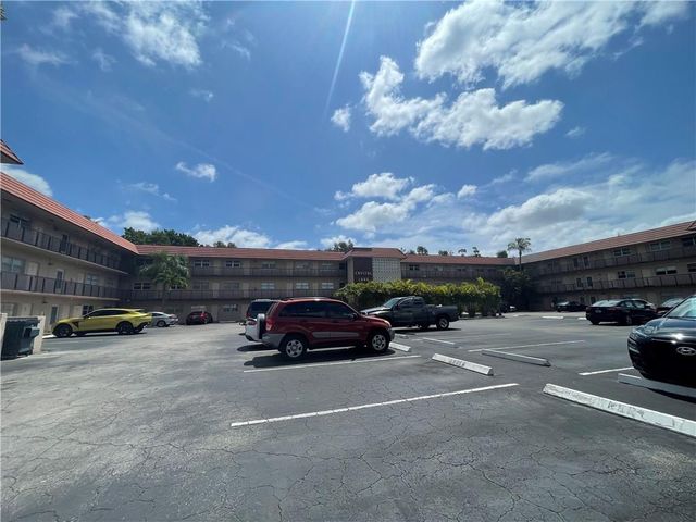 3930 Crystal Lake Drive 315, Pompano Beach, FL 33064