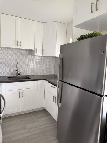 3930 Crystal Lake Drive 315, Pompano Beach, FL 33064