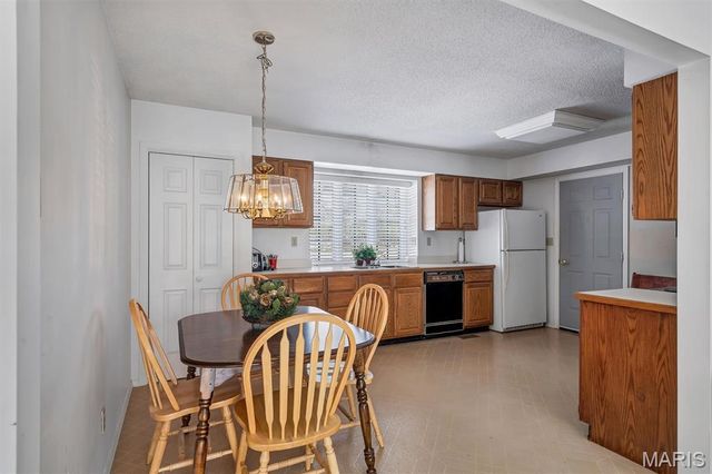 3423 Hilltop Drive, St Charles, MO 63301