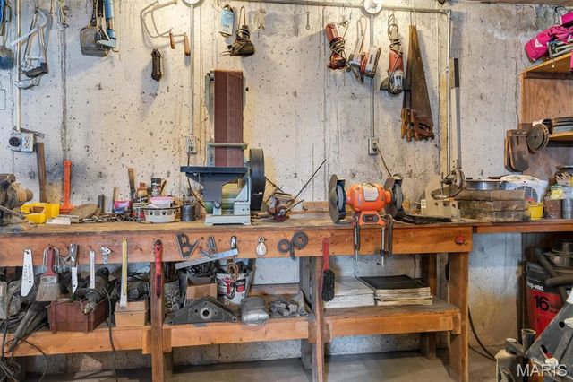 3423 Hilltop Drive, St Charles, MO 63301