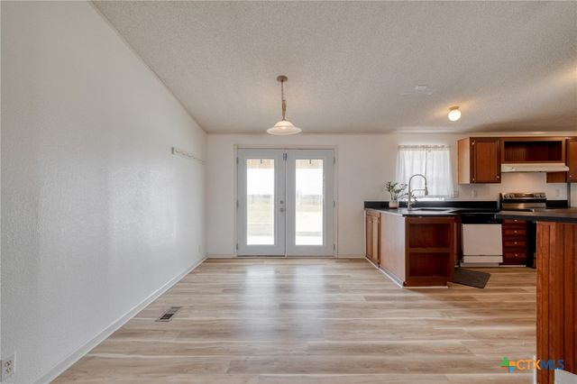 250 Rocky Road, Lockhart, TX 78644